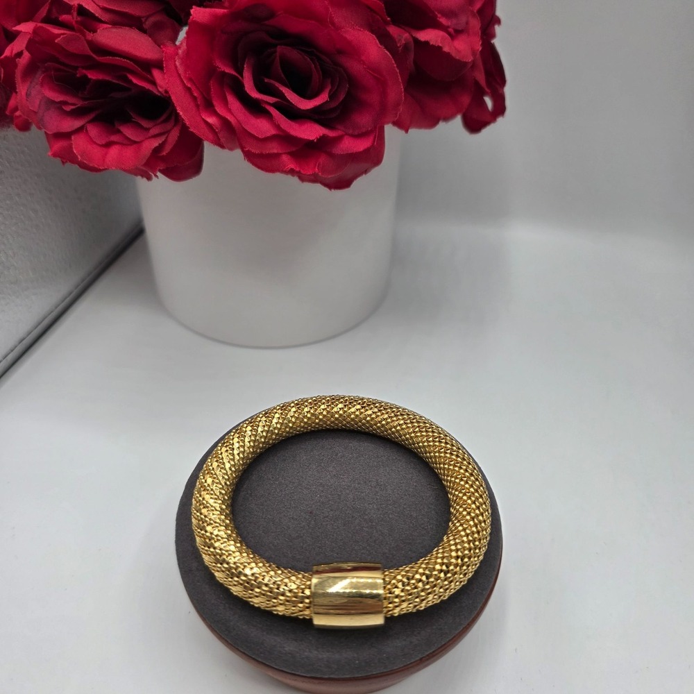 BELLEZZA Italy Gold‎ Tone Mesh Stretchy Bracelet Flexible Size Glamorous